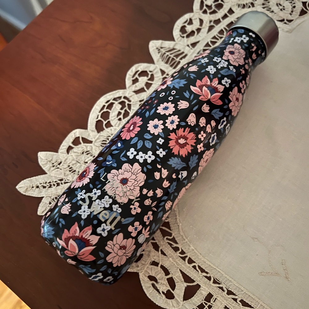 Starbucks SWELL Liberty of London Fabrics, Blue Floral Paisley Flowers